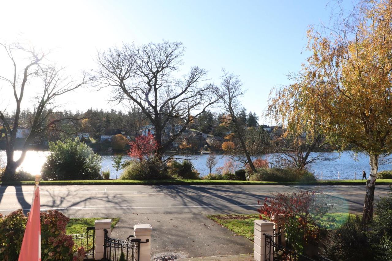 Lipton Place By Elegant Waterfront Esquimalt Екстер'єр фото