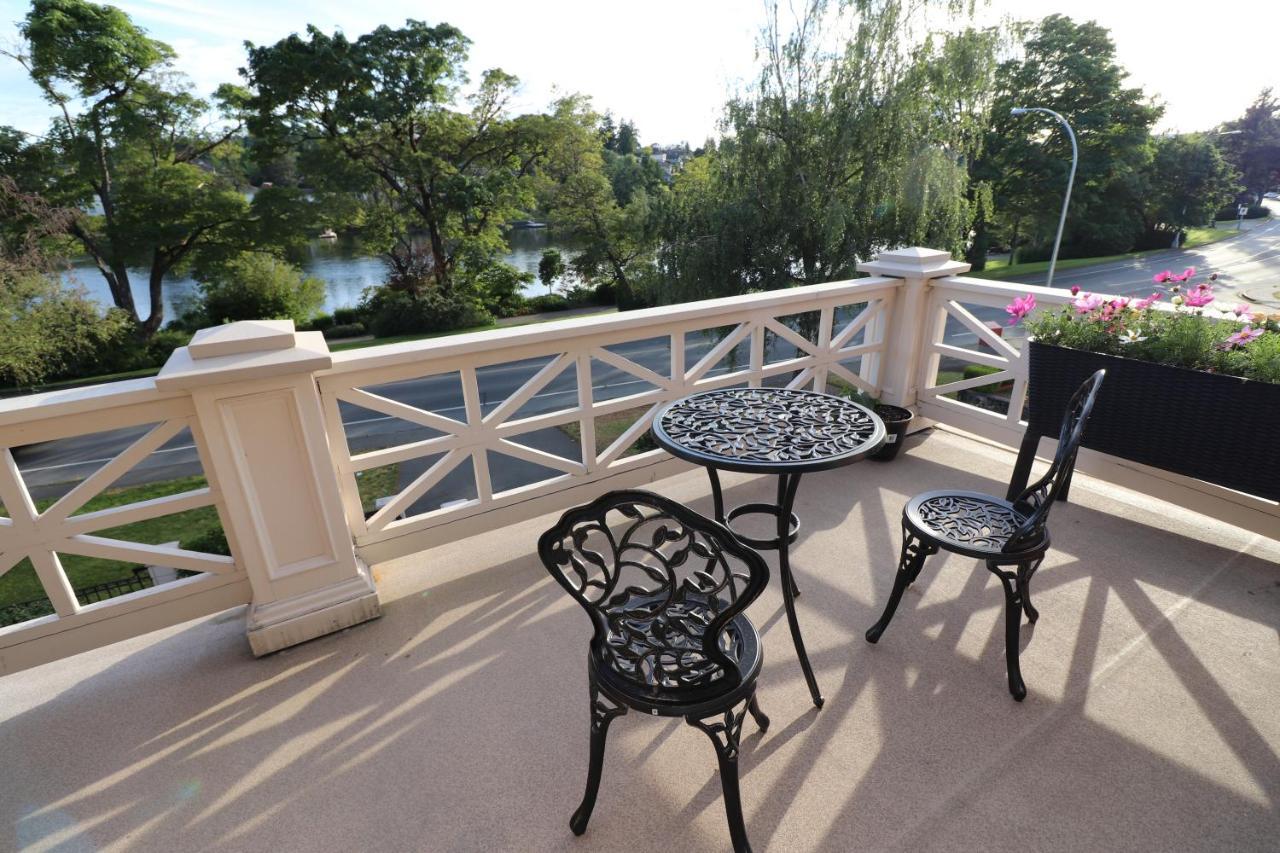 Lipton Place By Elegant Waterfront Esquimalt Екстер'єр фото