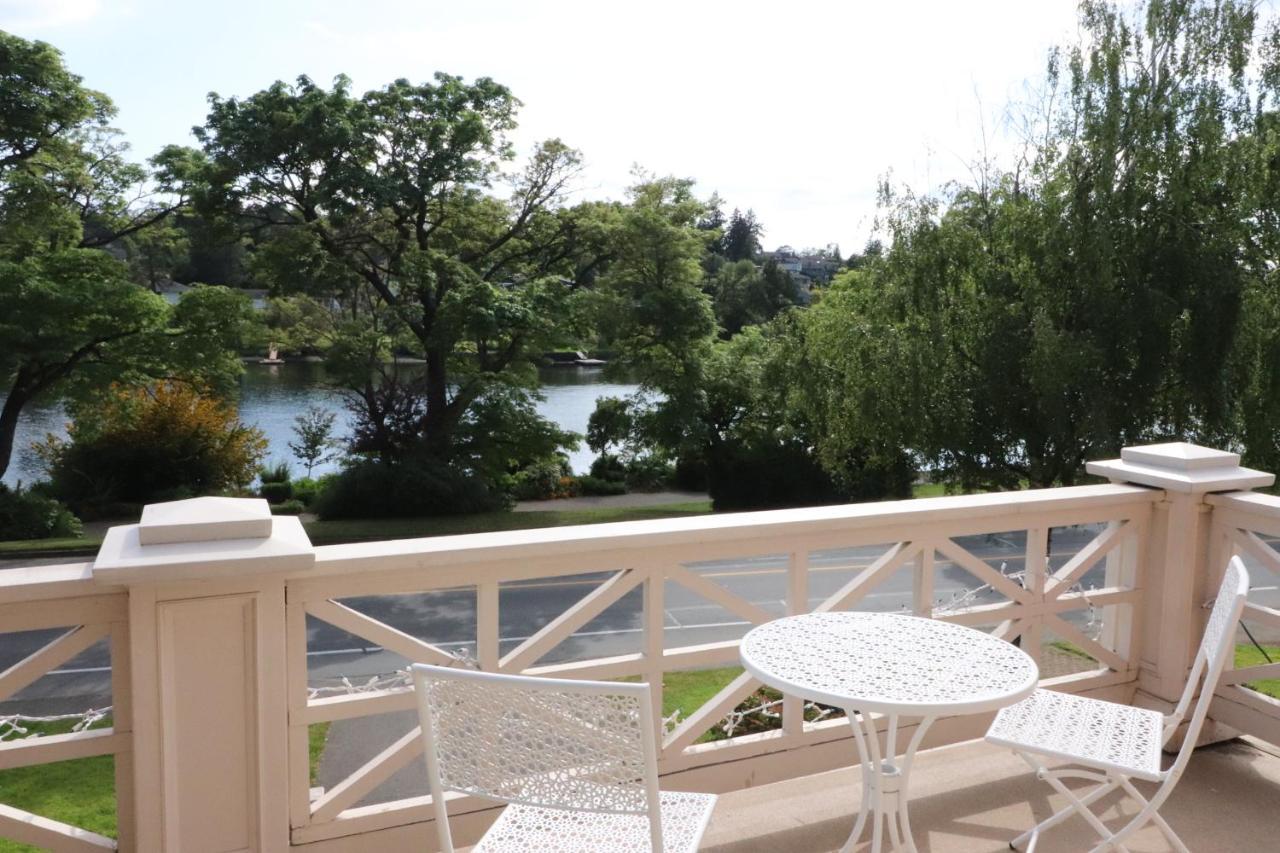 Lipton Place By Elegant Waterfront Esquimalt Екстер'єр фото